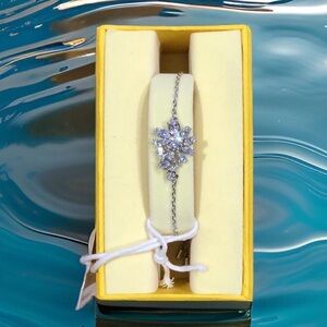 SWAROVSKI Gema Mixed Cuts Flower Bracelet